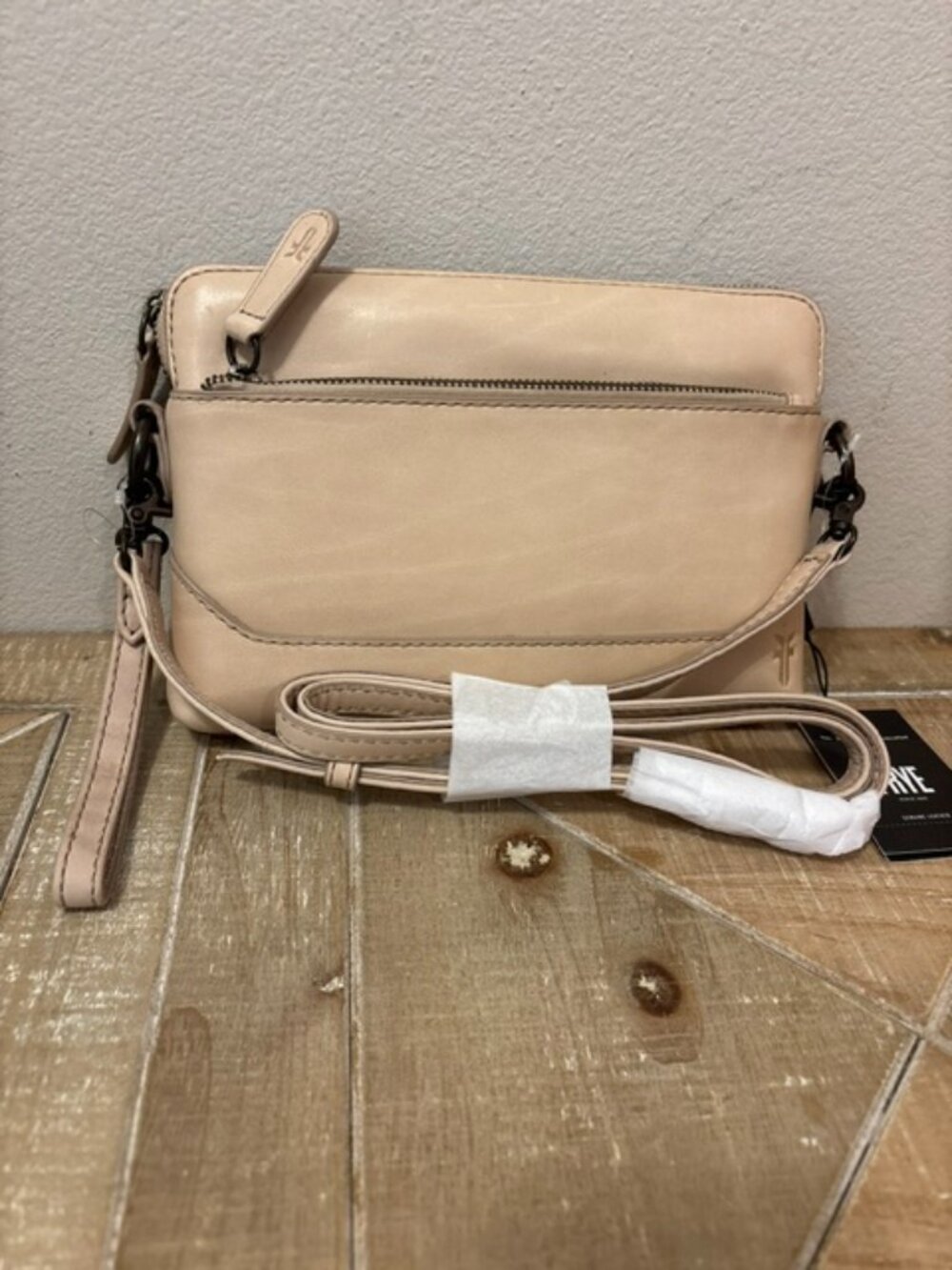 NEW Frye Melissa Convertible Wristlet Crossbody Bag Nude Leather